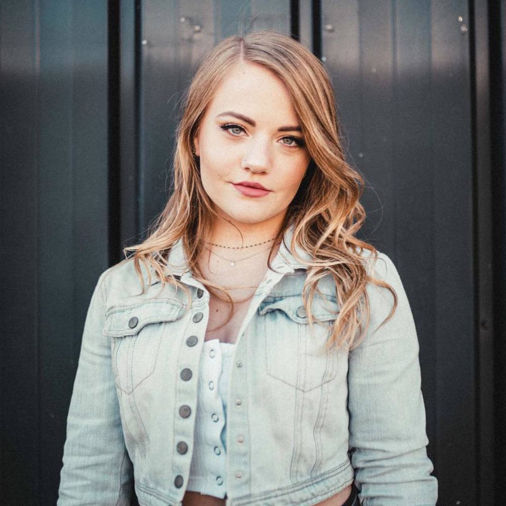 Meet your Posher, Elaina